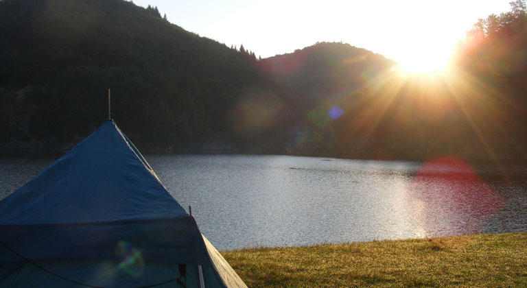 tent_camping_on_mountain_-8419052724.jpg